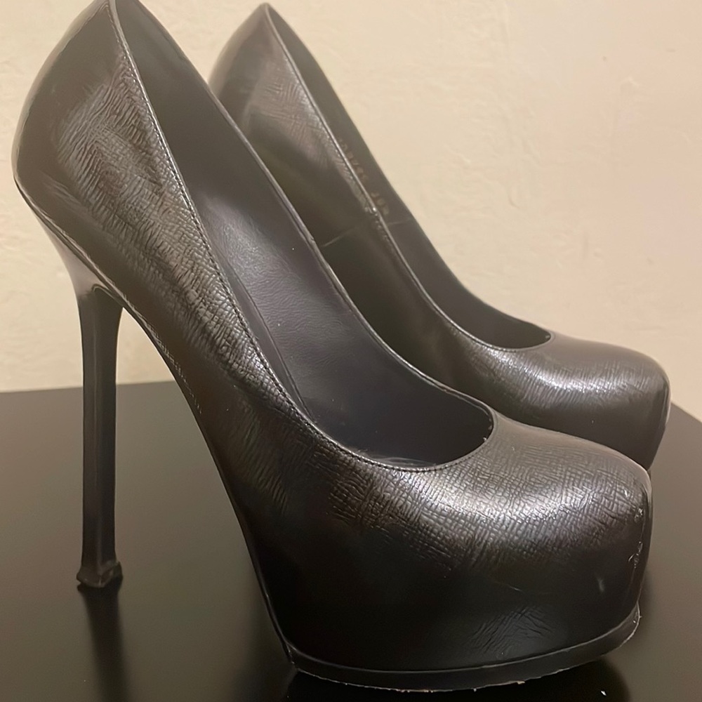 Ysl Saint Laurent navy patent pump with dust bag